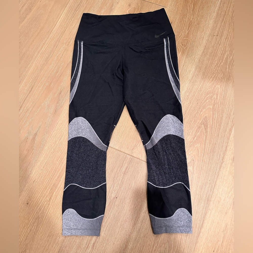 Nike Women’s Nike Zonal Stretch - Medium